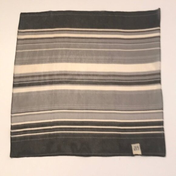 🤍🩶 GAP Striped Sheer Gray & White Scarf | 100% Polyester 🩶🤍 - Picture 2 of 7